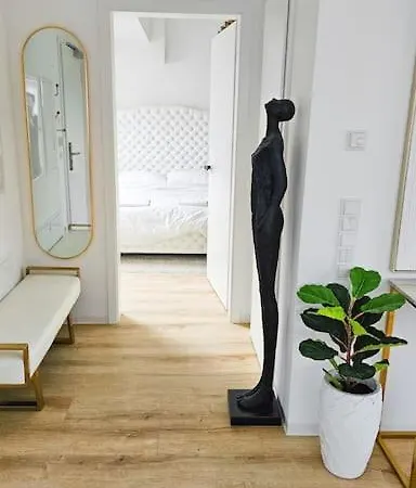 Neubau Stilvolle Dachgeschoss In Mnichov