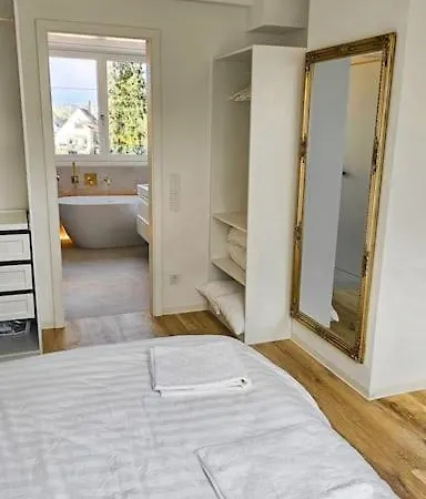 Apartmán Neubau Stilvolle Dachgeschoss In *