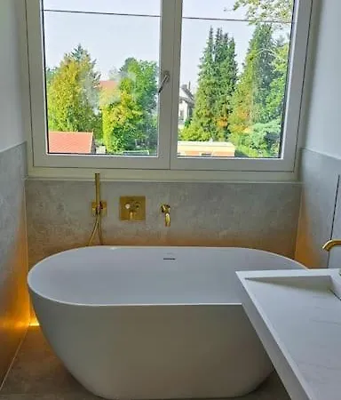 Neubau Stilvolle Dachgeschoss In *