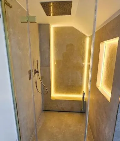 Appartement Neubau Stilvolle Dachgeschoss In